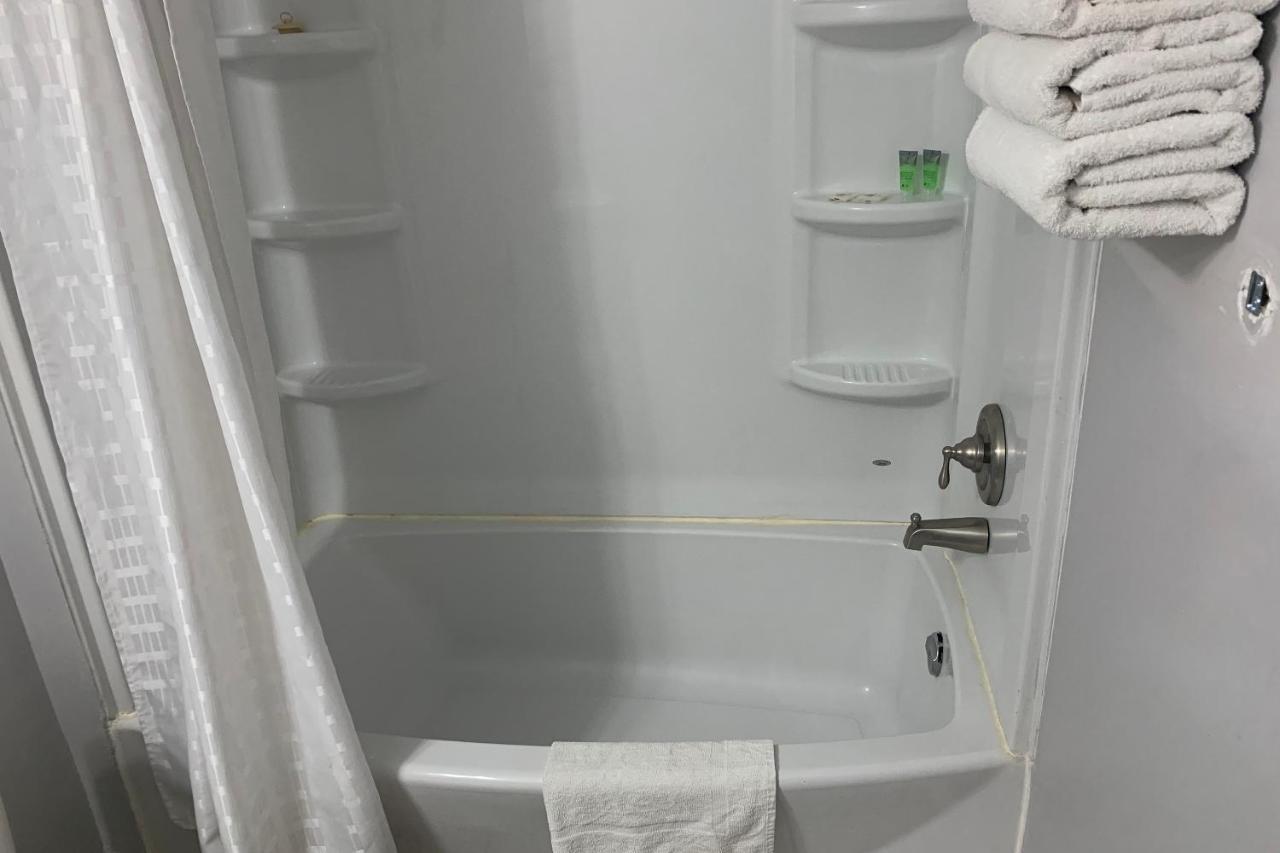 Lucien Motel Вітбі Екстер'єр фото